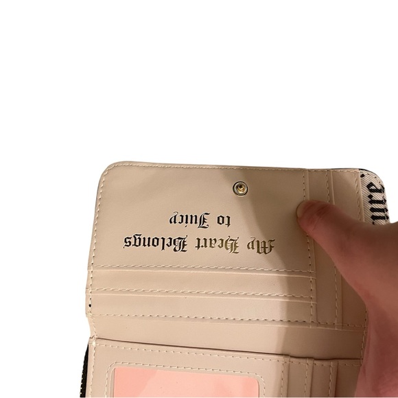 Juicy Couture black wallet NWT - Picture 3 of 5